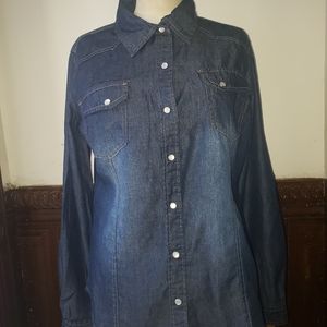 NWT Distressed Dark Jean Snap front shirt L